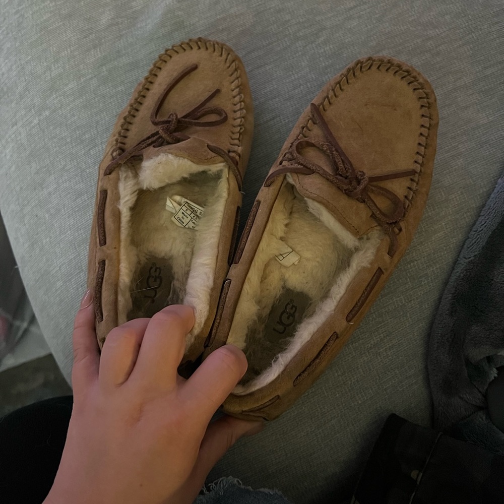 UGG SLIPPERS
